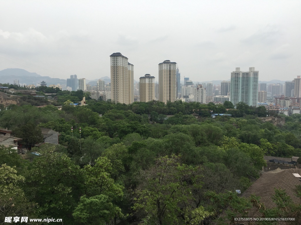 城市山