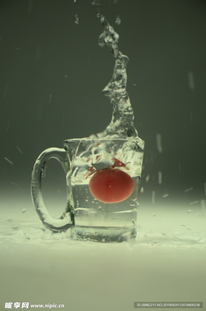 水杯里的雞蛋