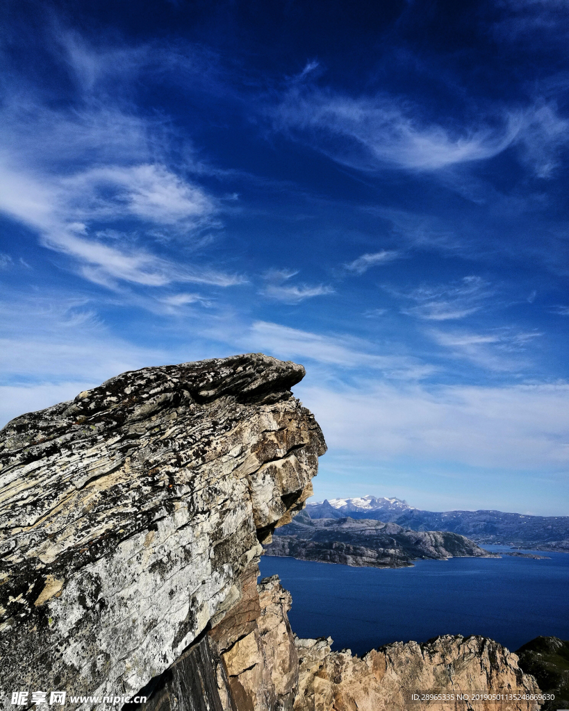 陡峭的石頭