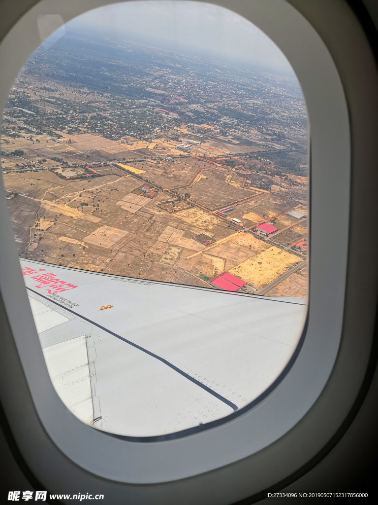 JC航空   飛機窗  天空