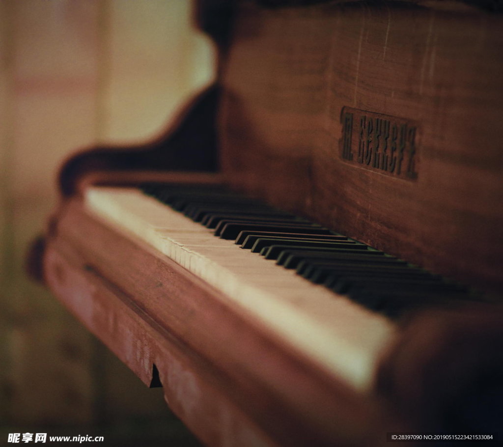 旧钢琴