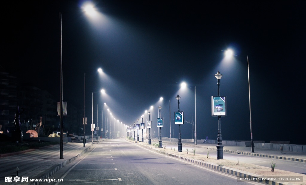 城市燈光夜景路燈