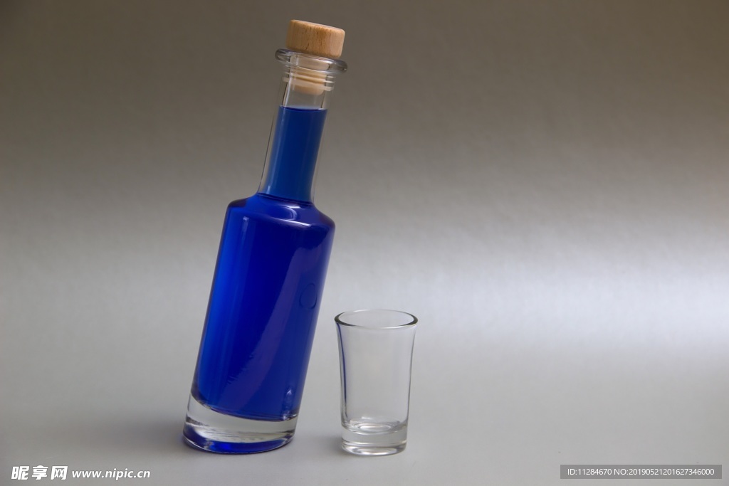 藍色雞尾酒