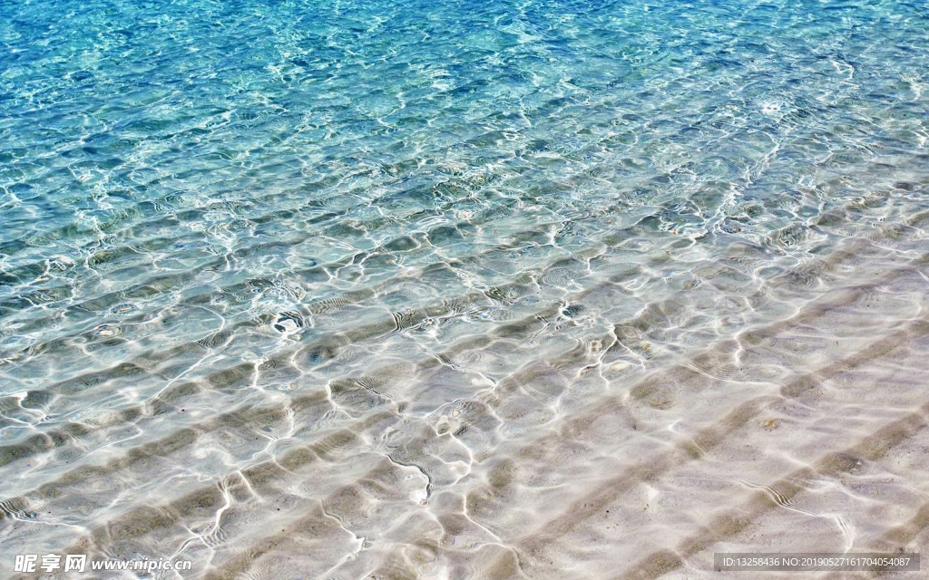 清澈的海水
