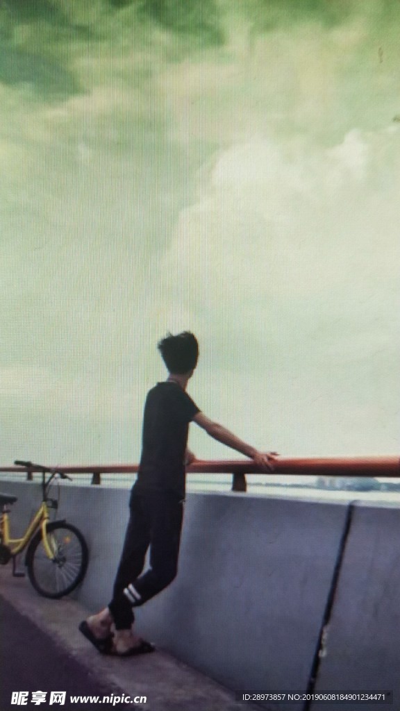 憑欄眺望