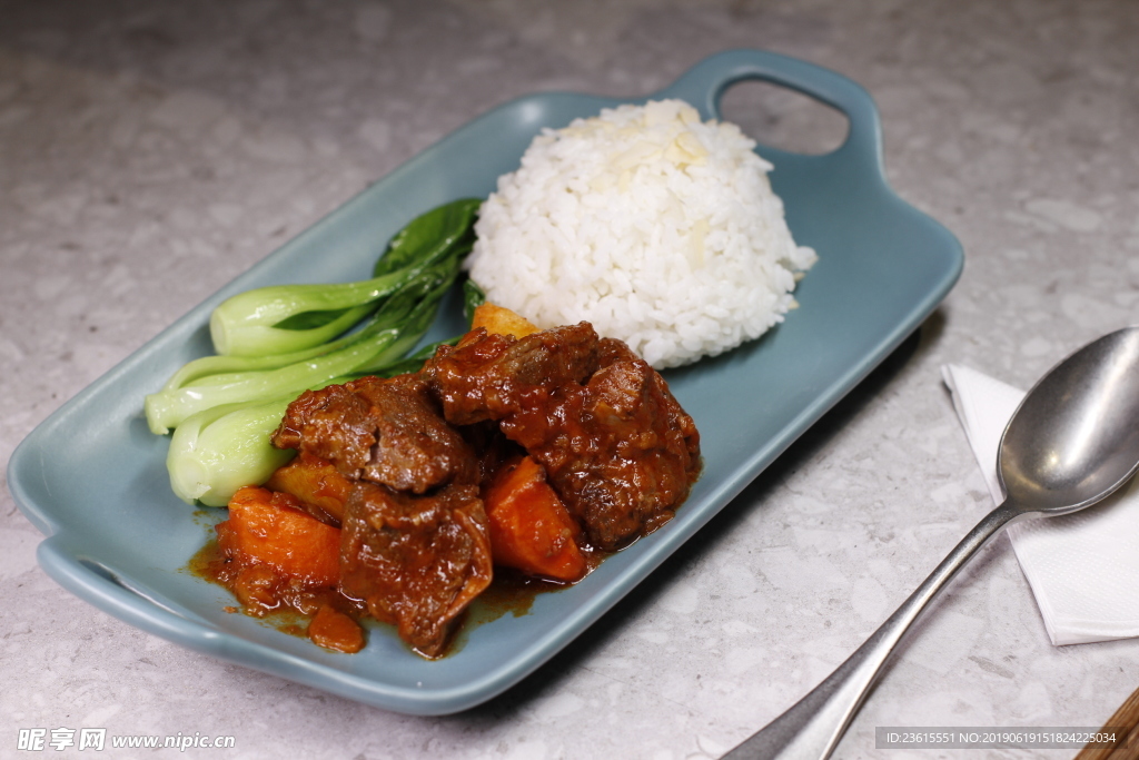 牛腩飯
