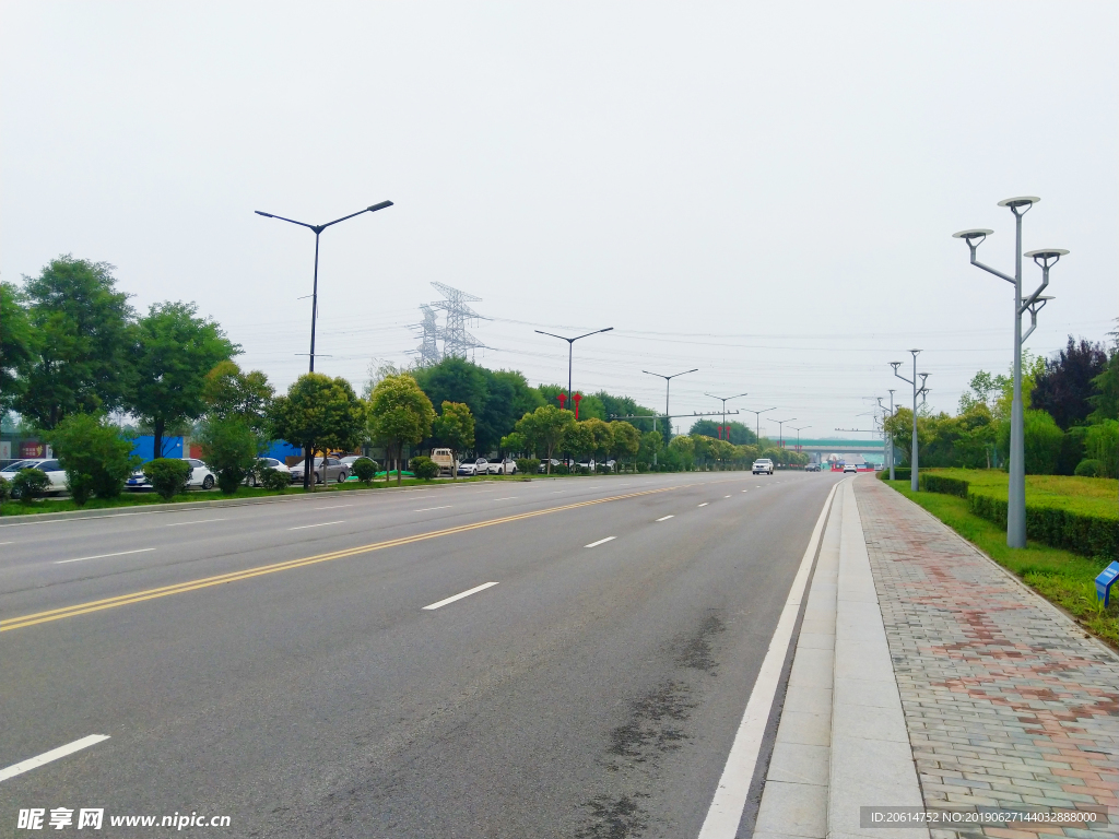 城市道路風(fēng)景