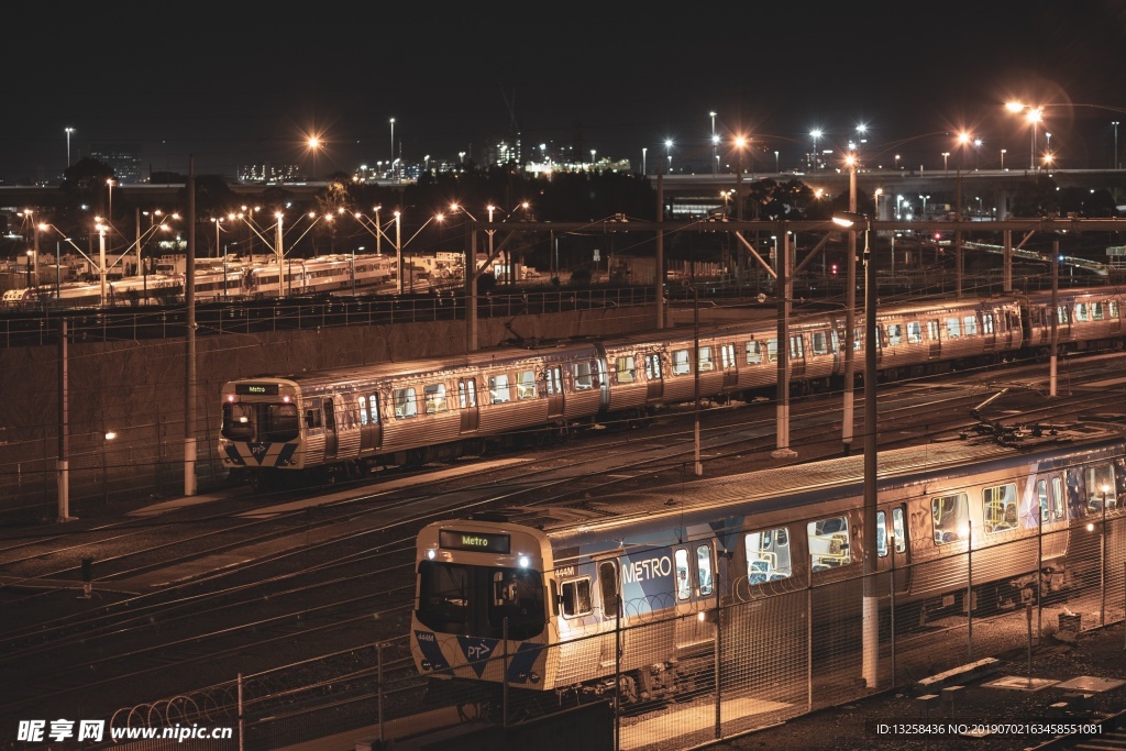 火車城市燈光