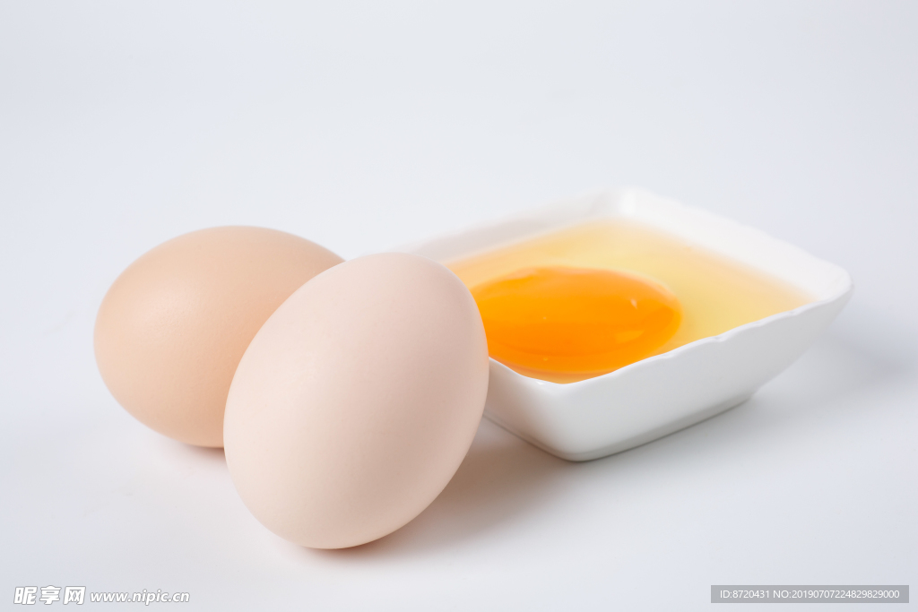 鸡蛋高清摄影蛋清蛋黄打开的鸡蛋