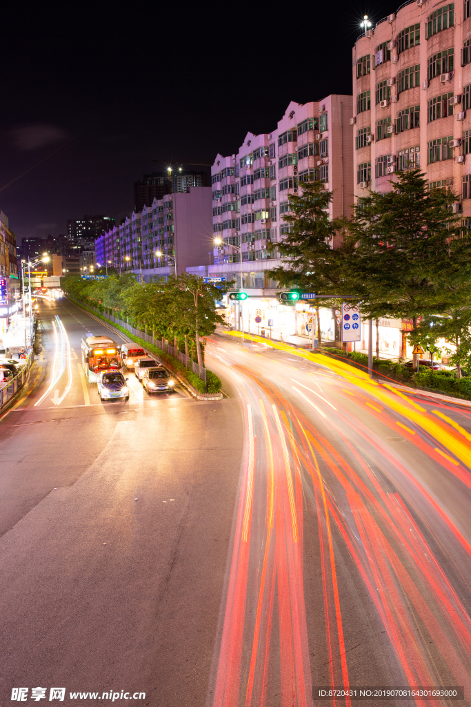 天橋馬路車流夜景街景