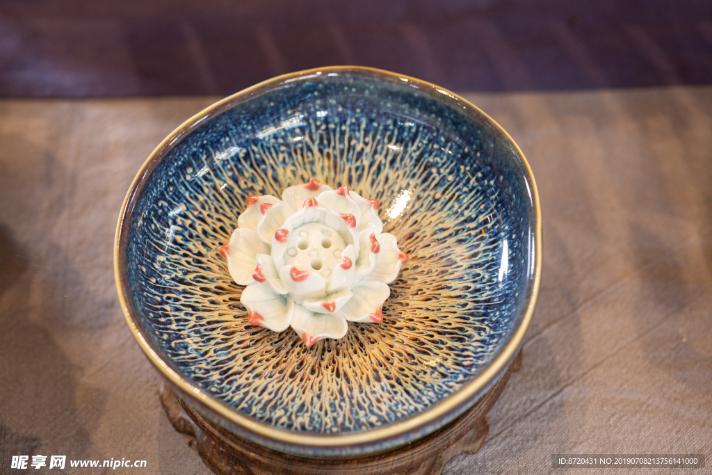 景德鎮(zhèn)陶瓷香盤碟蓮花香插瓷器