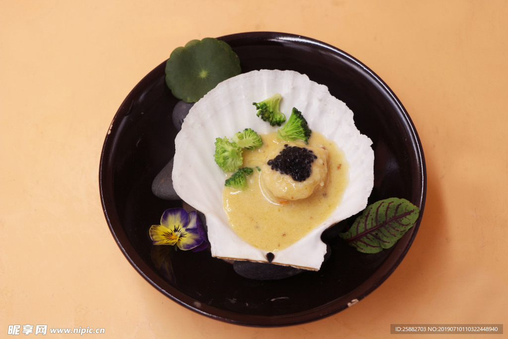 魚子醬奶油扇貝