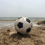 足球与海
