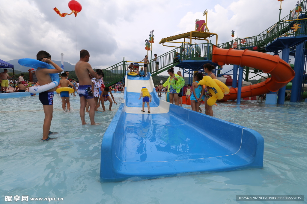 水世界 水上乐园 夏季 水上游