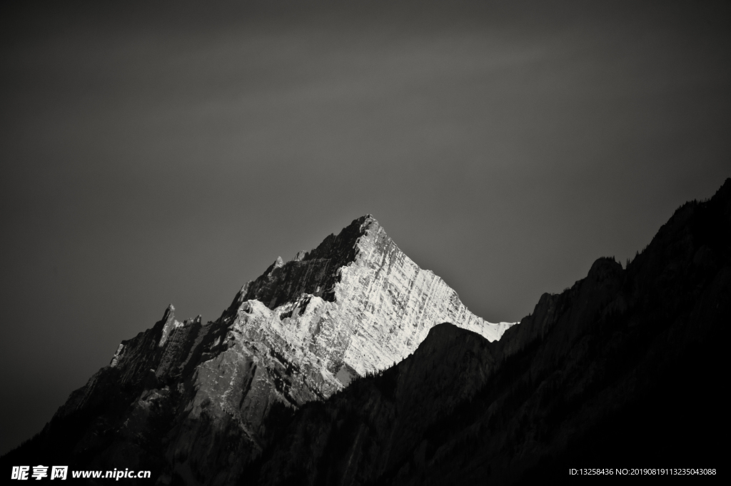 山峰雪山高山風景群山