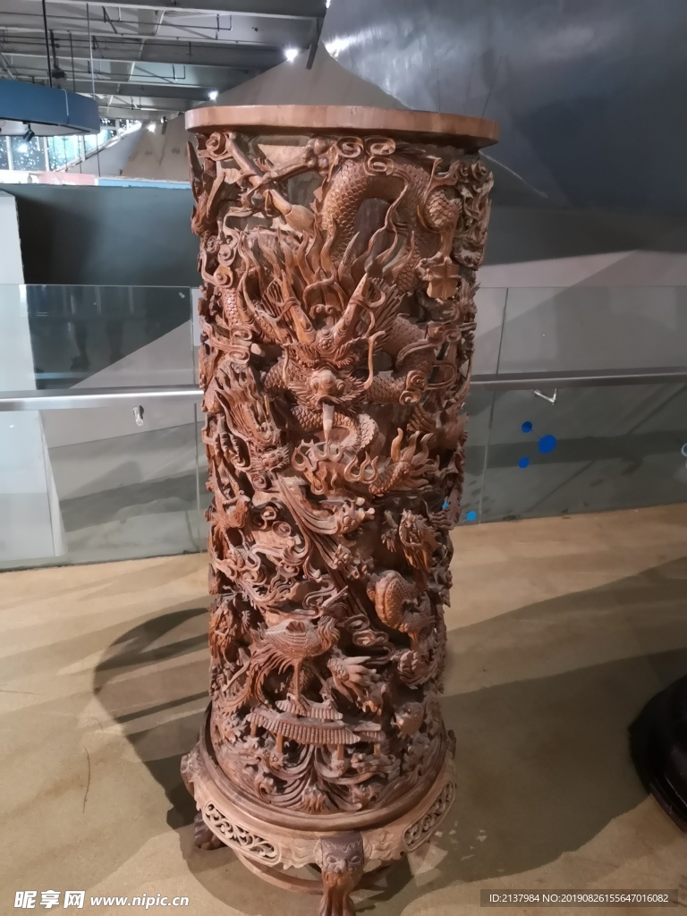 龍柱木雕