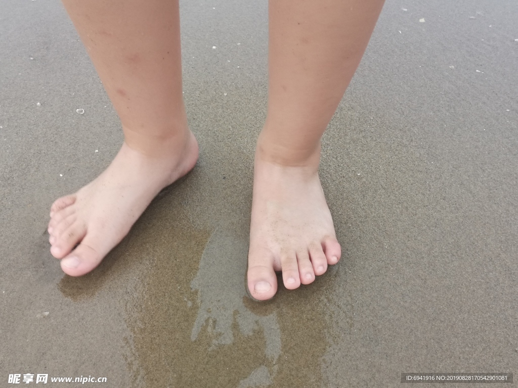 沙滩脚丫