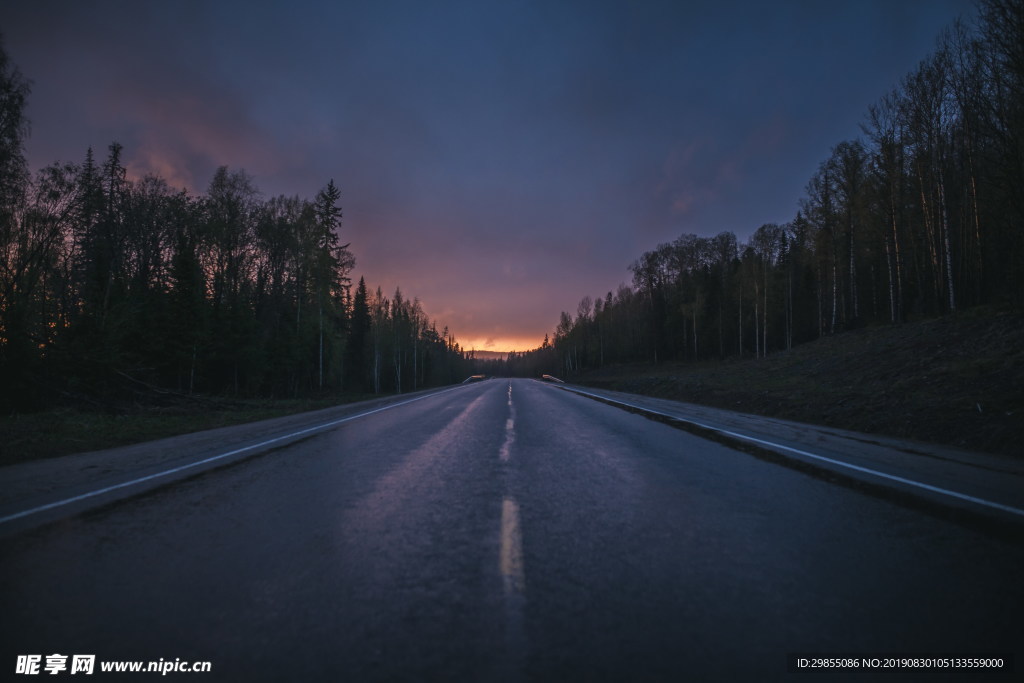晨曦公路唯美風景