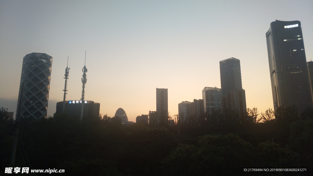 夕陽樓房