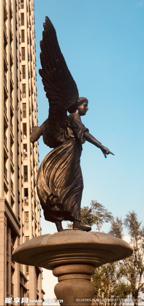 天使铜像