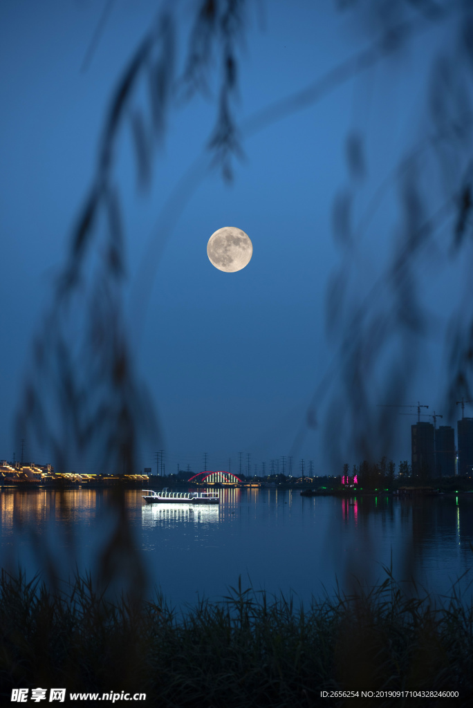 平湖秋月
