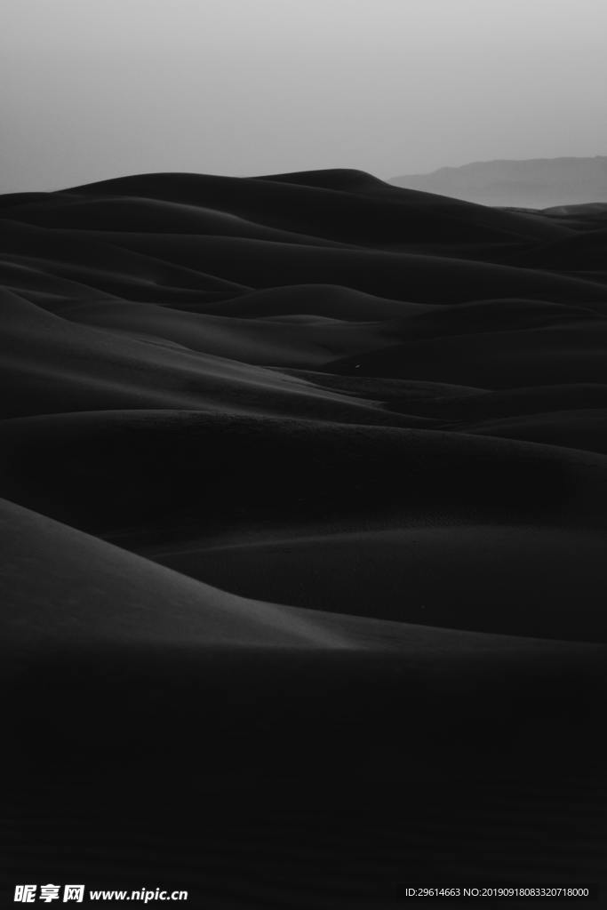 黑夜中的沙漠
