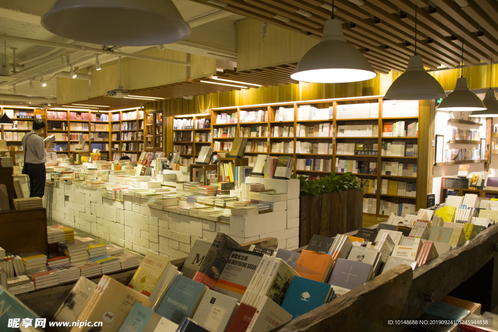 門面 裝修 書店 歐美 歐式店