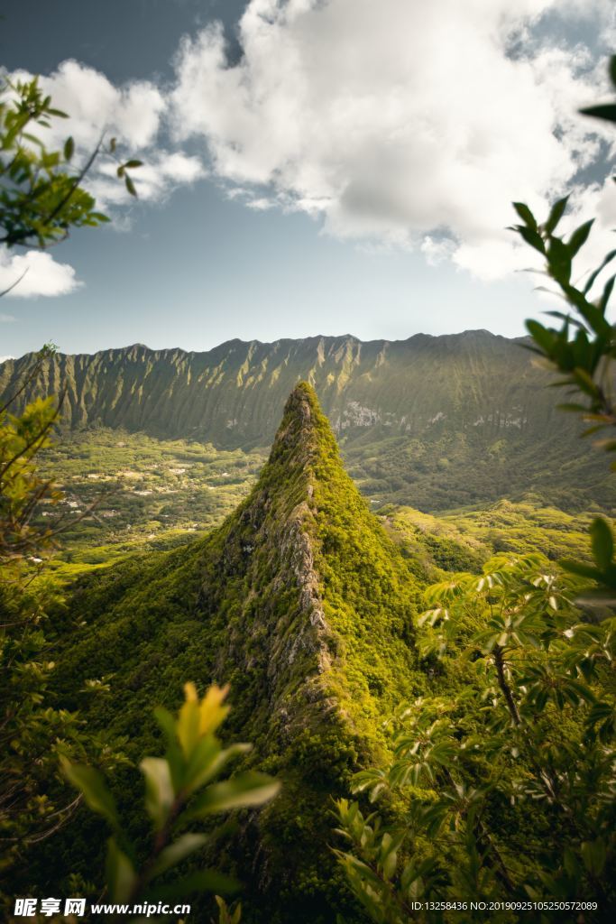 山谷山峰森林天空風景