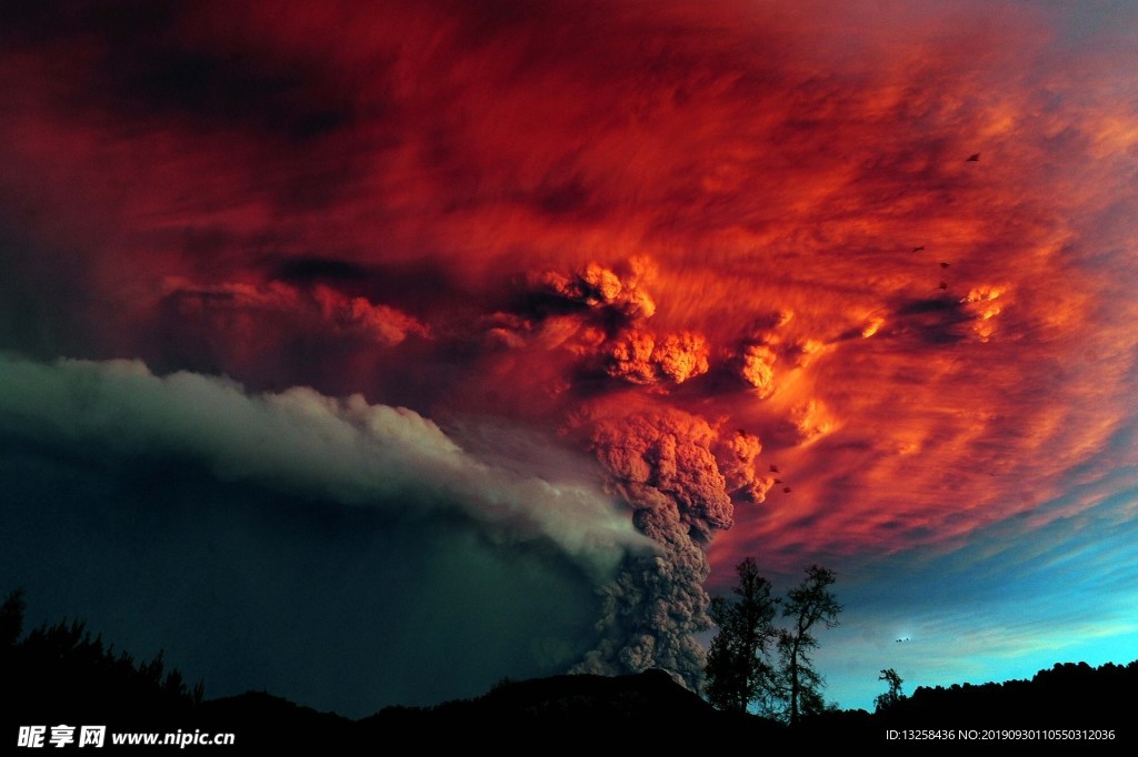 火山爆发岩浆