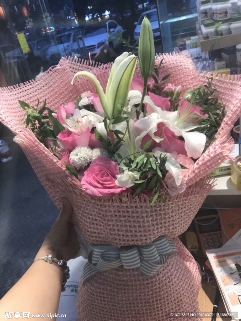鮮花綠草