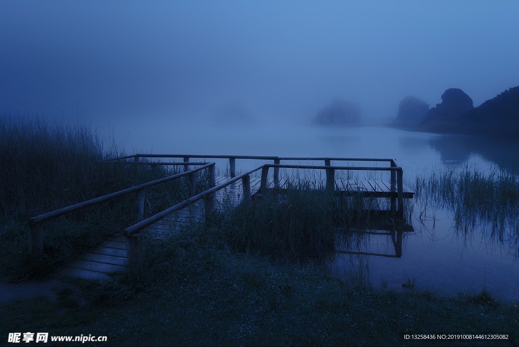 湖邊棧橋風(fēng)景湖水