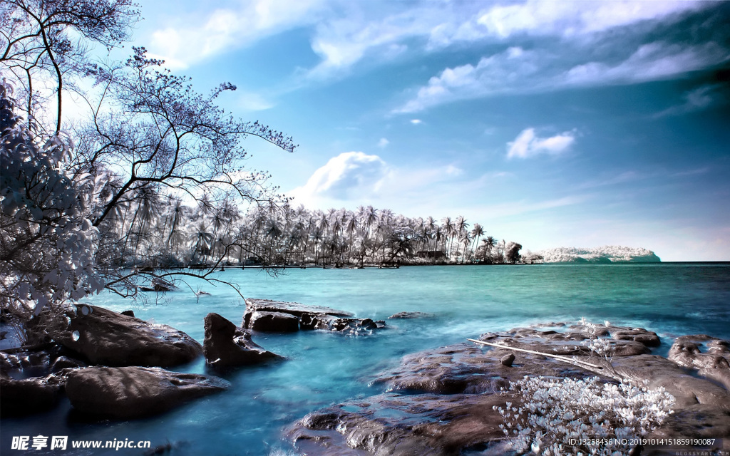 群山天空河流樹木風景