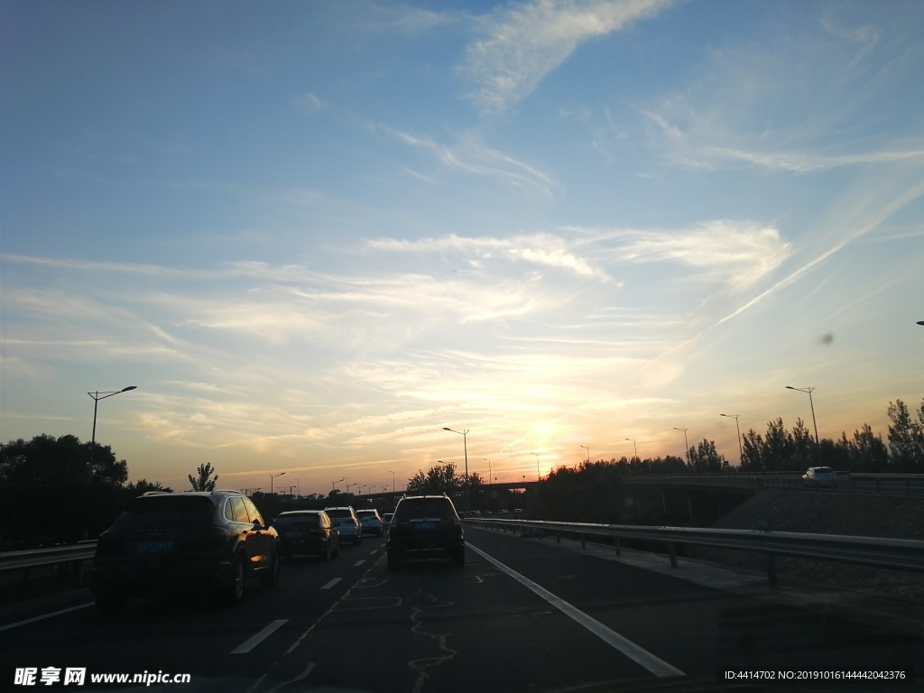 夕陽(yáng)