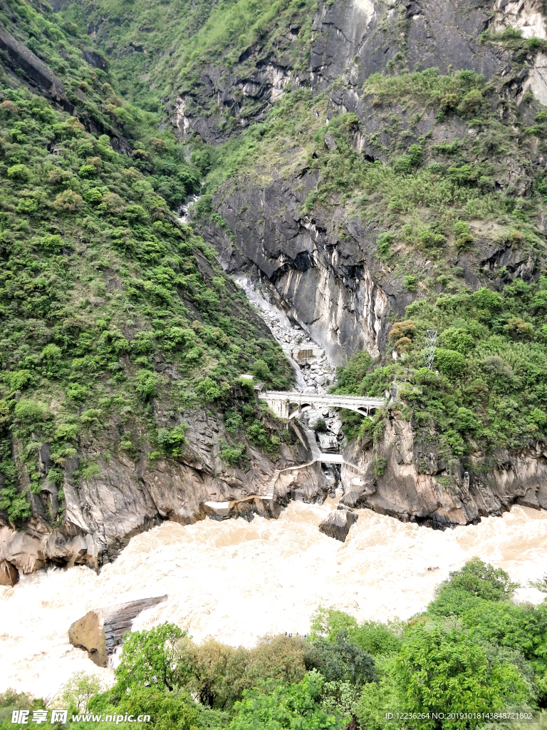 云南虎跳峽