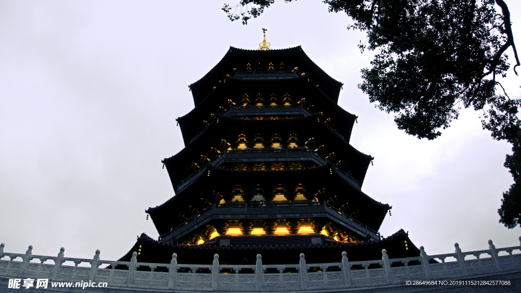 杭州游雷峰塔