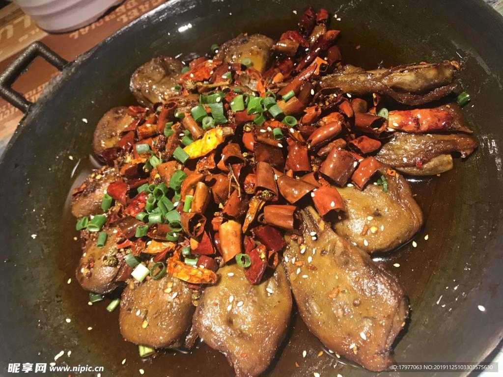 麻辣鴨頭