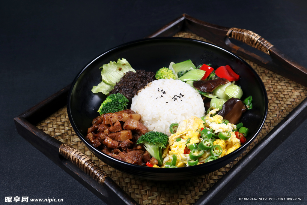 紅燒肉蓋飯