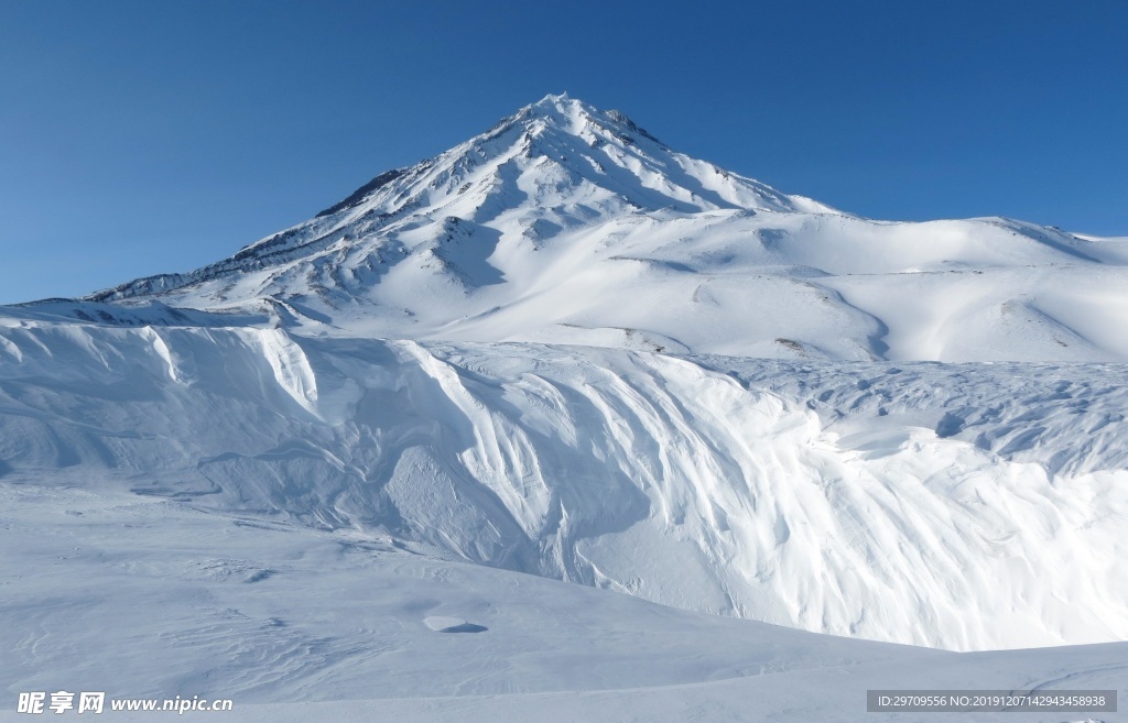 高原雪景