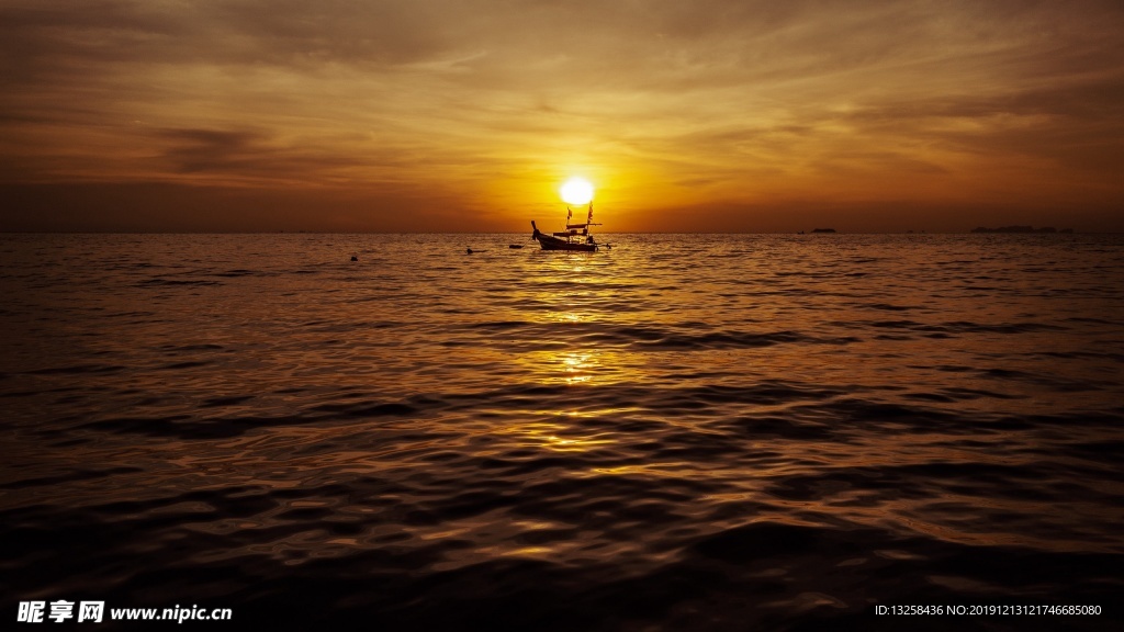 大海 夕陽 天空 海水 漁船