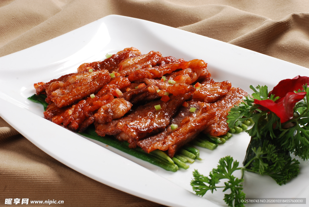 酥香肥牛