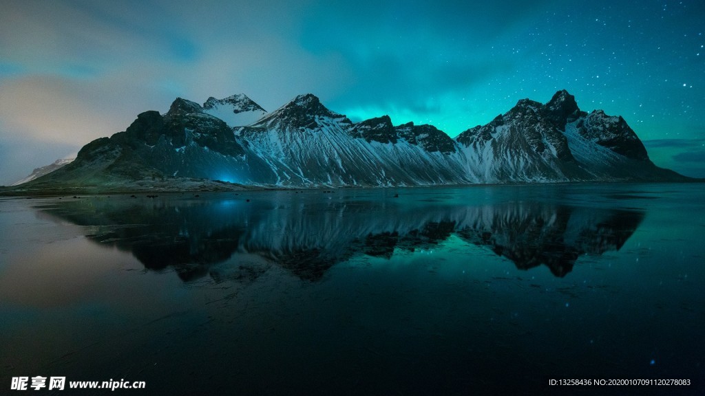 群山湖泊夜景星光風景