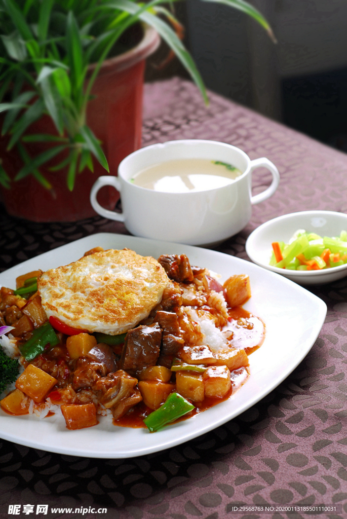 豆牛肉蓋澆飯