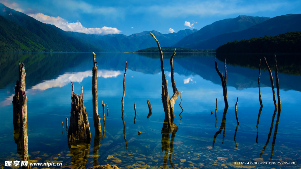 群山河流河水天空風景