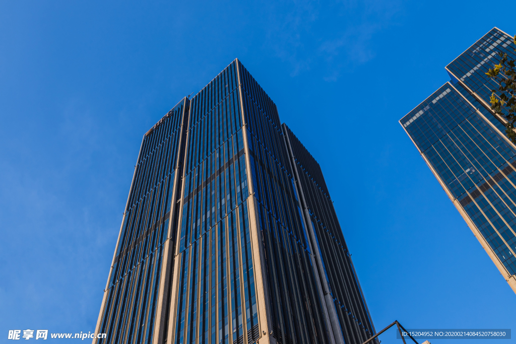 黃昏下的外灘金融中心建筑
