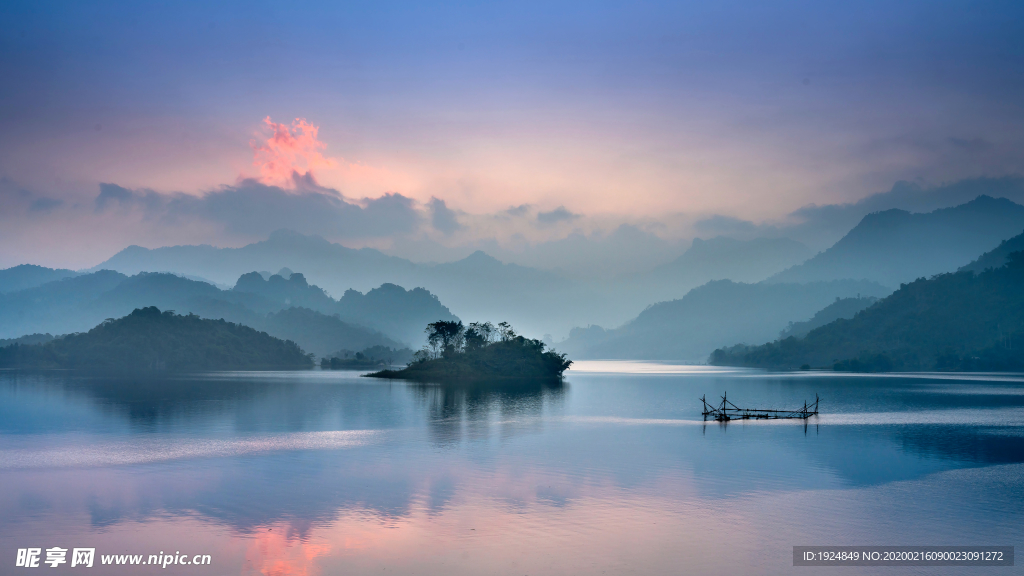 中式山水意境风景照片