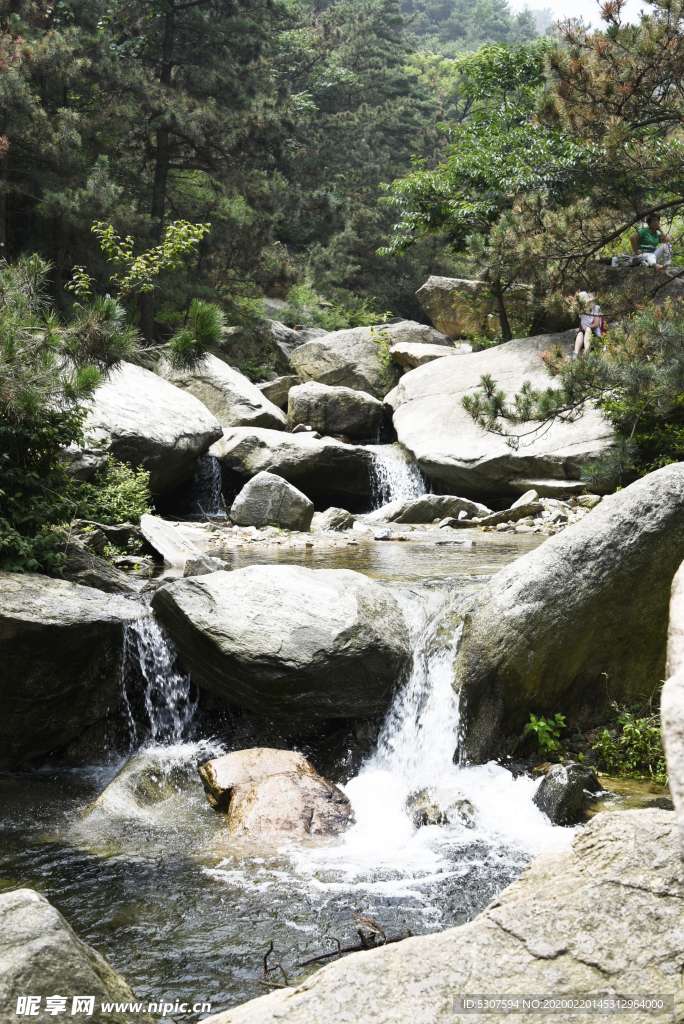 山泉