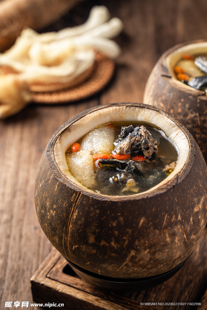 椰子烏雞湯