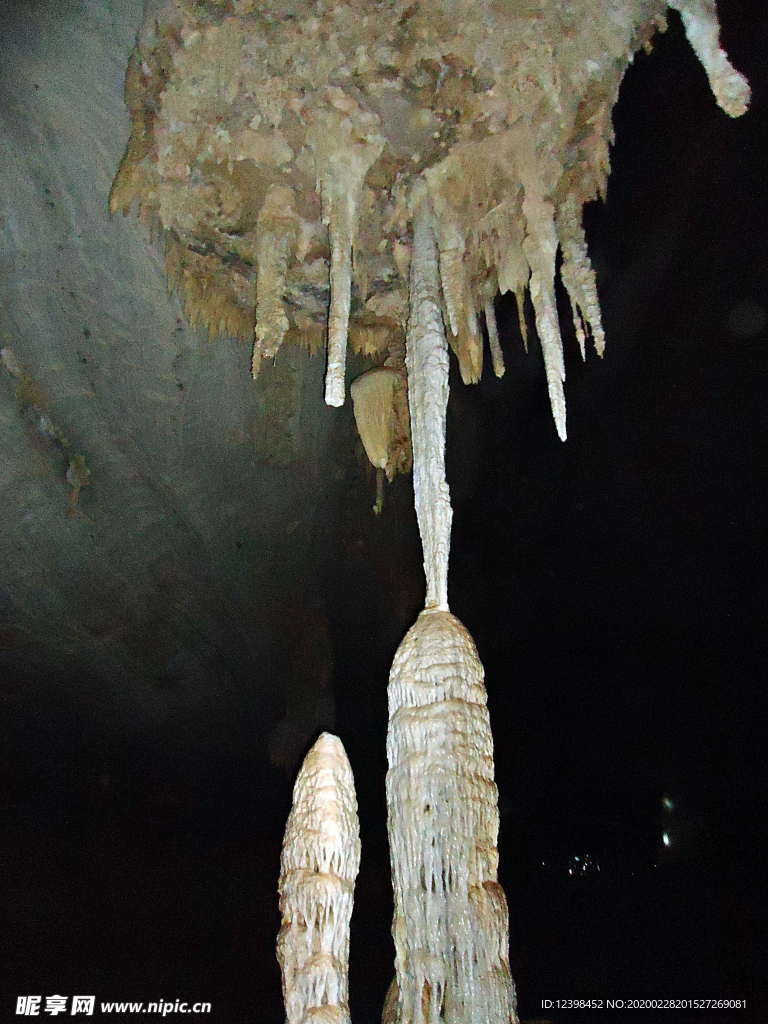 美輪美奐的地下洞穴美景