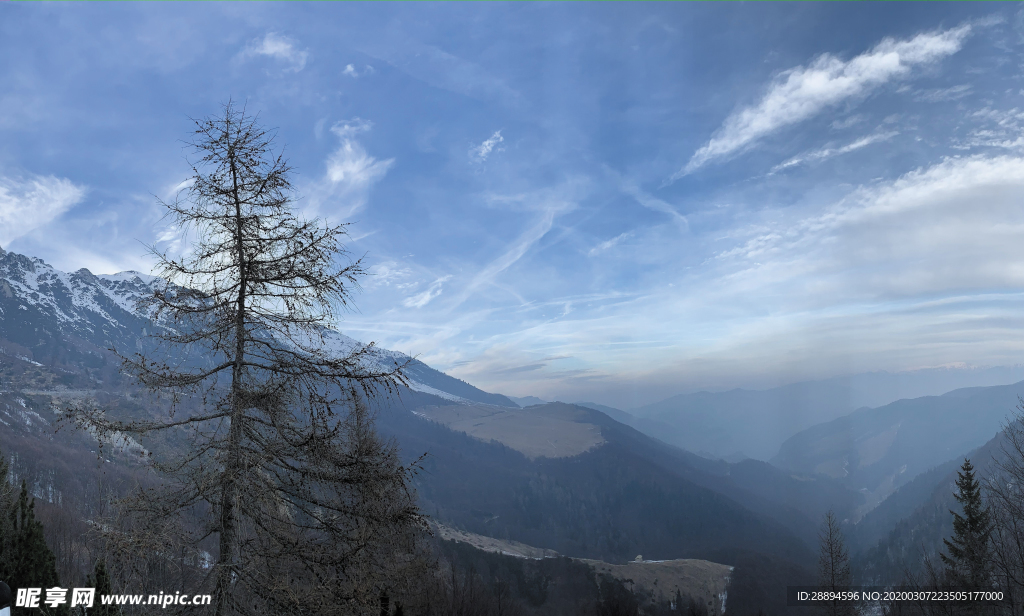 天空 山