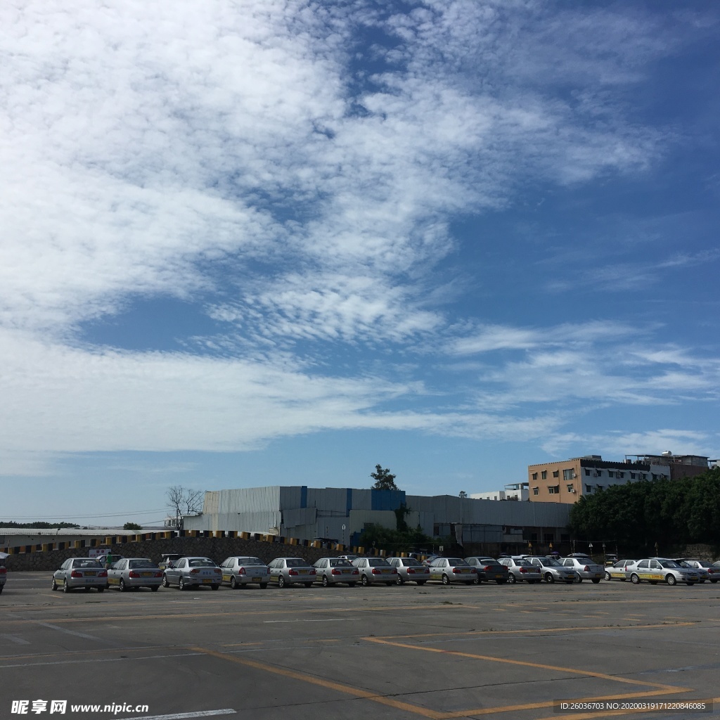 天空藍天白云